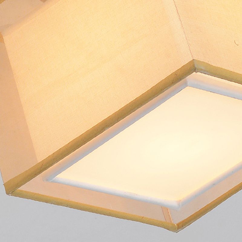 Traditionelle geometrische halbspüchen Deckenleuchte in der Nähe des Deckenlichts