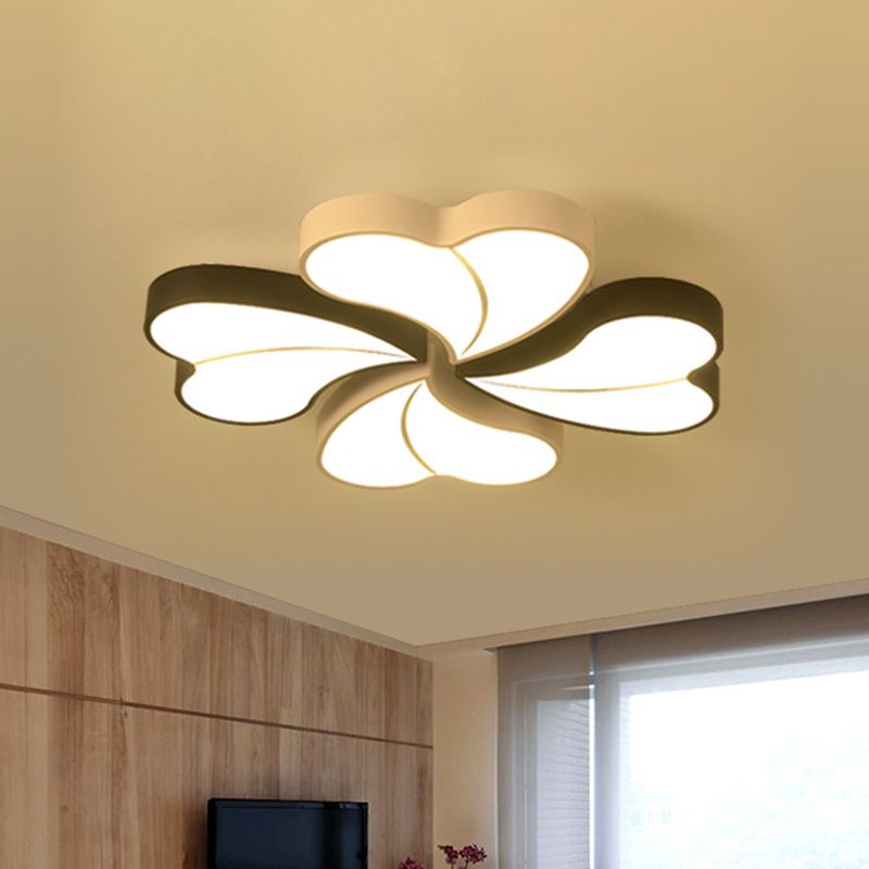 20.5"/24.5" Wide Clover Ceiling Light Nordic Acrylic Living Room LED Flush Mounted Light in Black and White