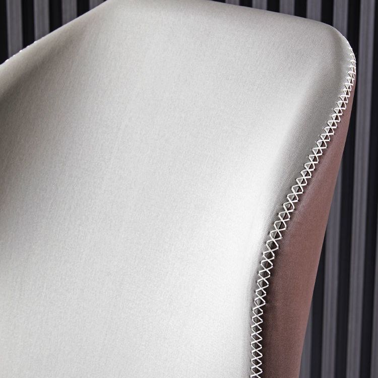 Silla lateral de cuero moderna para restaurante Silla de comedor con respaldo mate y acabado mate