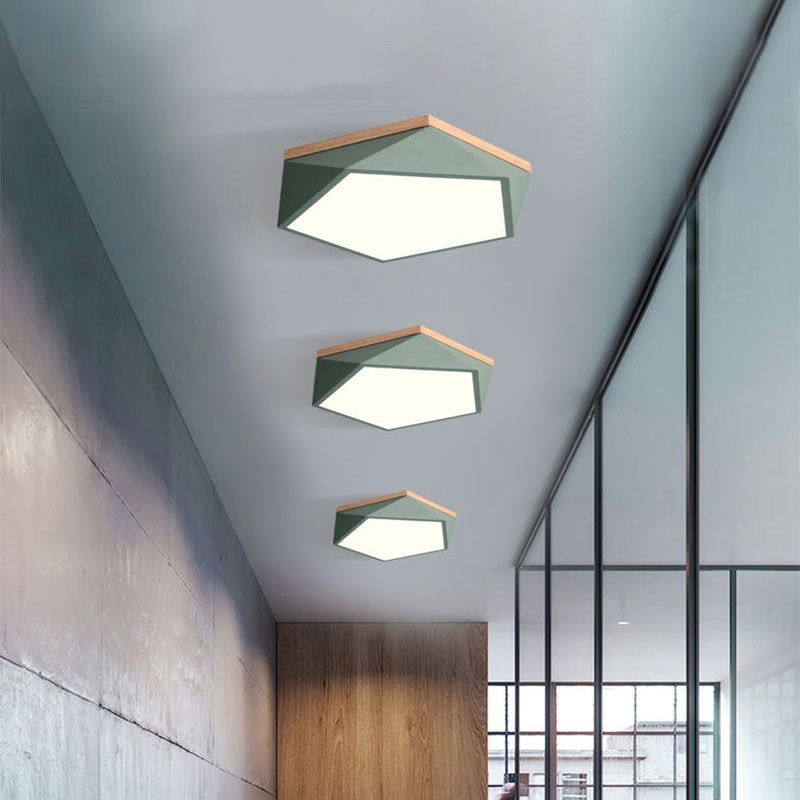Lámpara de montaje en techo facetada Macaron, luz LED empotrada para dormitorio metálica de 16"/19,5" de ancho en blanco/gris/verde con dosel de madera
