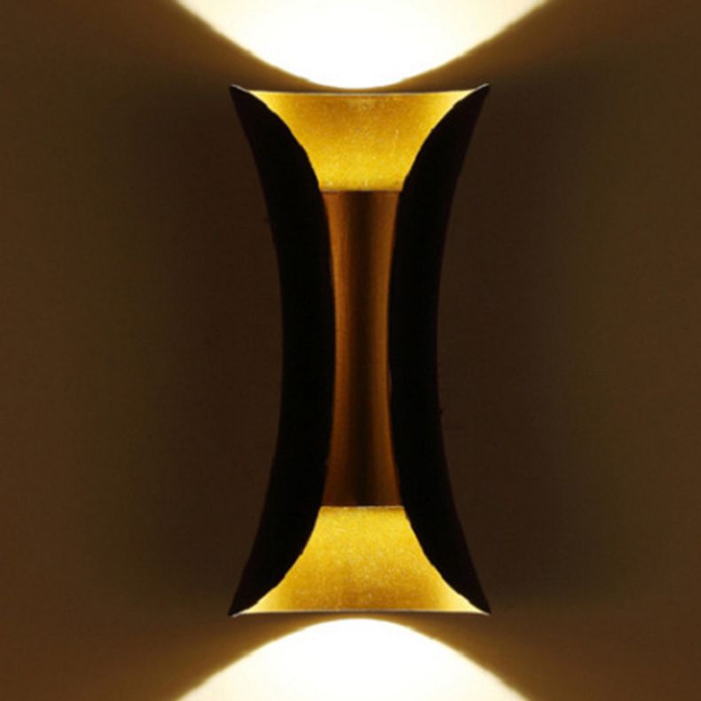 Curl Shape Wall Light Modern Style Metal Sconce Light for Living Room