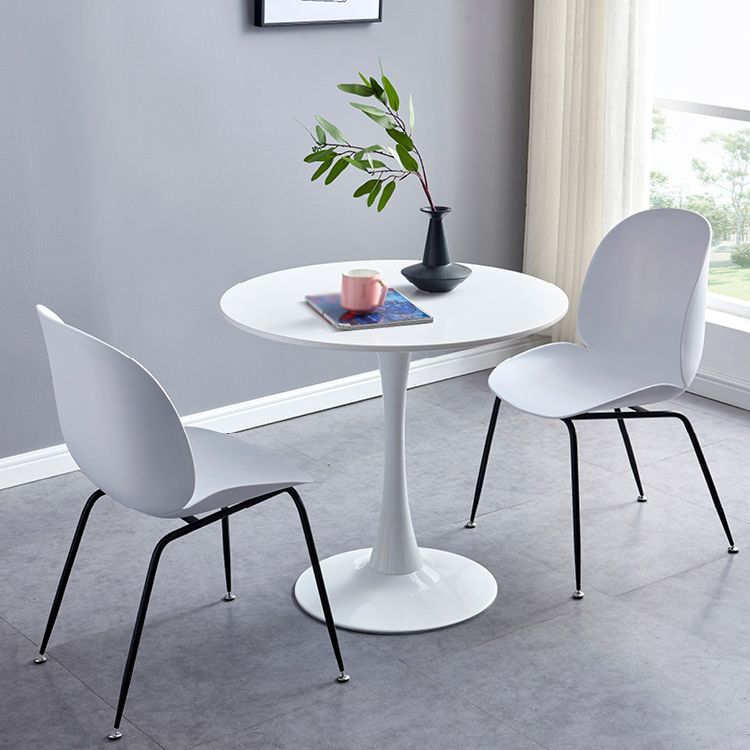 Round Modern Style Solid Wood Dining Table Dining Furniture with Tulip Base