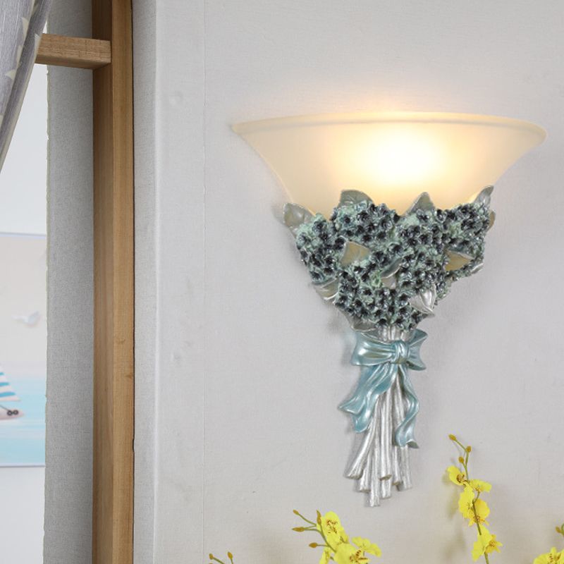 Wandleuchte im Vintage-Stil, breite Glocke, 1 Licht, Bernstein/Milchglas, Blumenstrauß-Wandleuchte in Gold/Mehrfarbig
