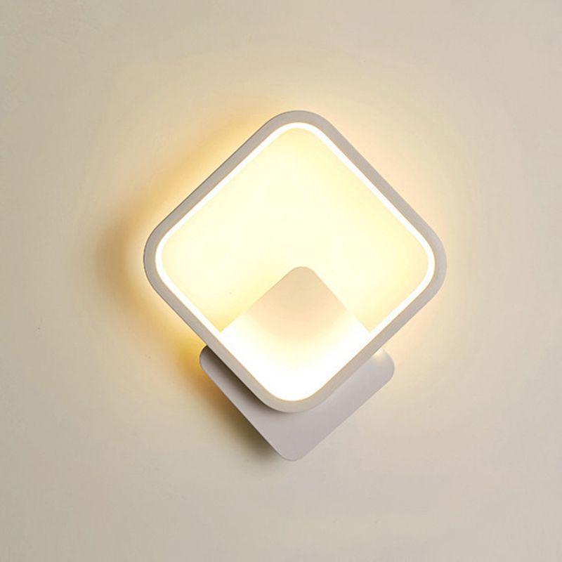 Luci da parete dell'ombra geometrica in metallo Moderno Simple Stile 1 Fun a monte della testa Flainia in bianco