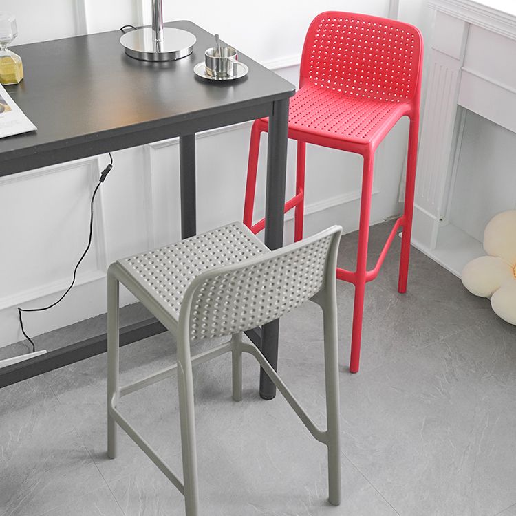 Scandinavian Plastic Dining Room Armless Stool Low Back Bar Stool for Kitchen