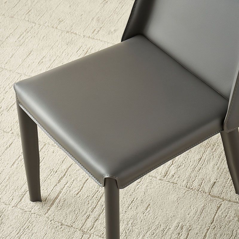 Silla de cuero moderna del comedor Silla sin brazos del metal para el uso del restaurante