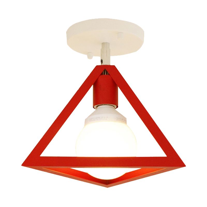 Lámpara de techo semi empotrada de jaula de alambre industrial retro con pantalla triangular Lámpara de techo de metal de 1 cabezal en negro/gris/blanco