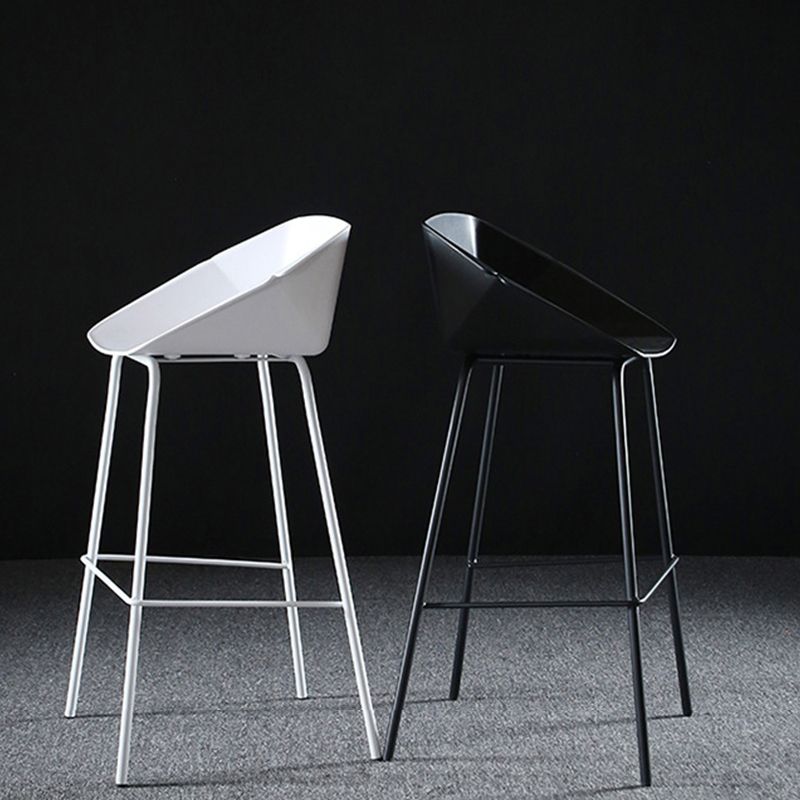 29-Zoll-Moderne Counter Bar Stool Armless Plastic Innenstuhl mit Fußstütze