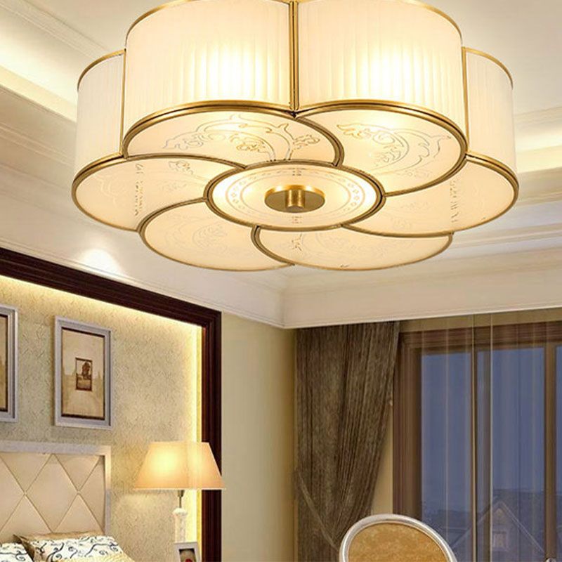 Lámpara de techo de cobre estilo retro colonial con montaje empotrado de vidrio blanco para dormitorio