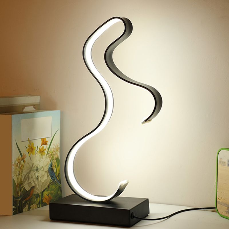 Table de forme à cheval noir / or éclairage à la carte de métal LED moderne Éclairage avec piédestal rectangle