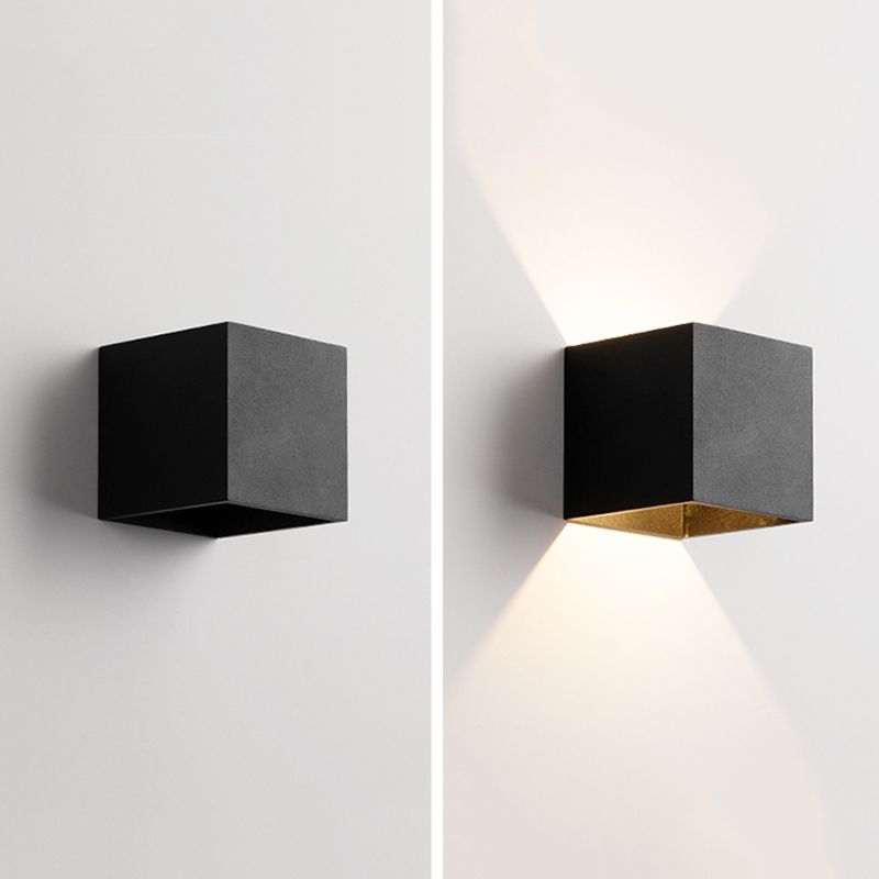 Stile moderno minimalista quadrato su e giù per le luci da parete in metallo a parete a LED