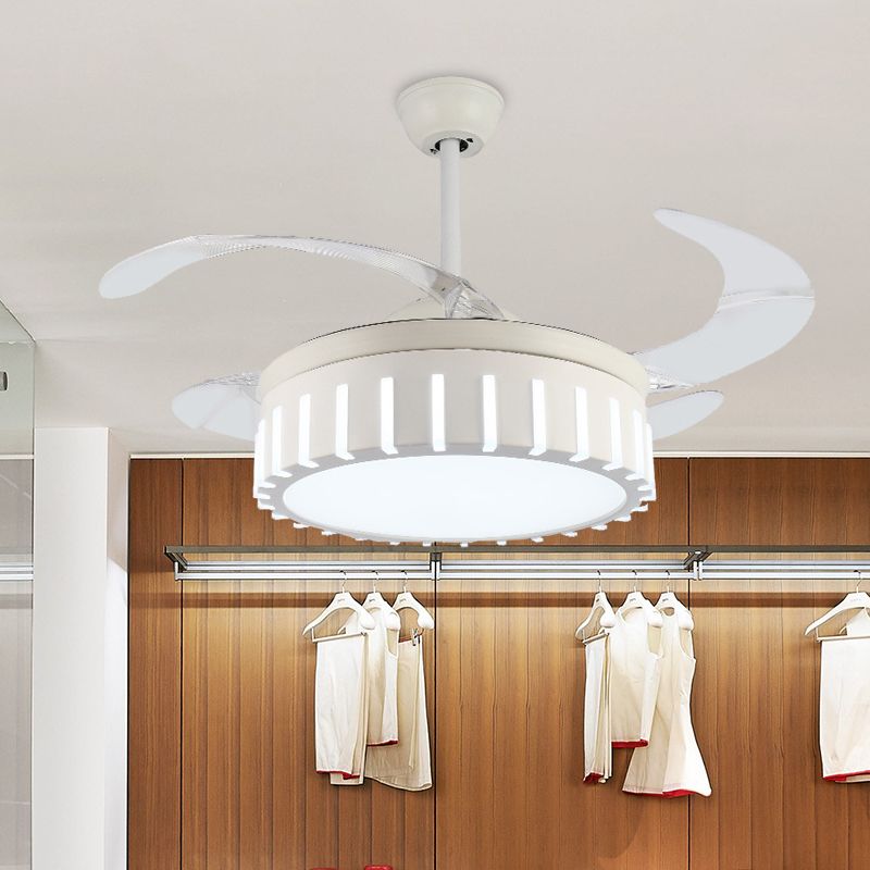 Lámpara de techo de techo semi rascilaje de tambor simple luz de abanico colgante de metal en blanco con 4 cuchillas transparentes para el dormitorio, 42 "de ancho