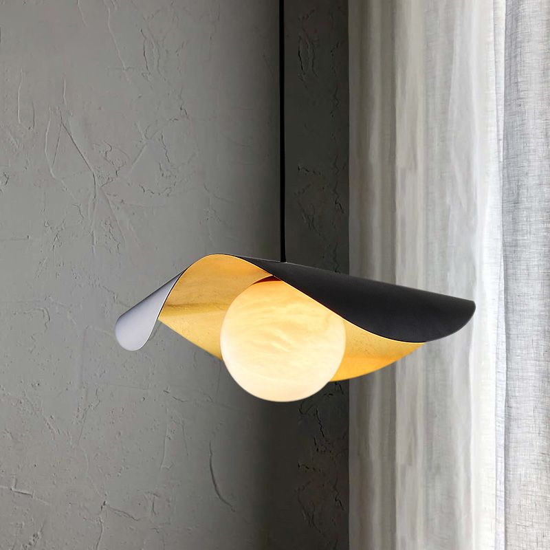 Éclairage de suspension en forme de feuille de lotus postmoderne Métal 1-Light Dining Room Hanging Light