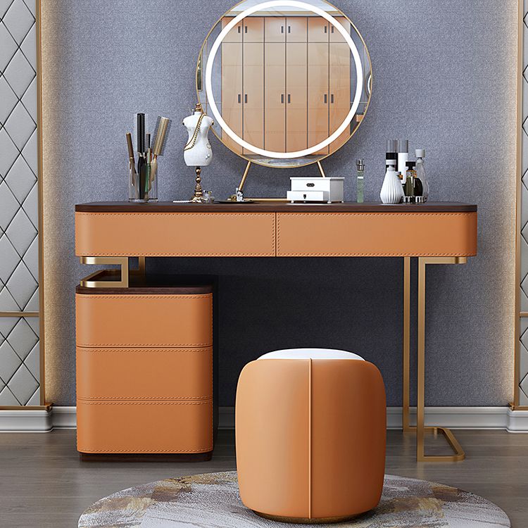 Glam 5-drawer Wooden Vanity Table 17.72" H Dressing Table with Gold Base