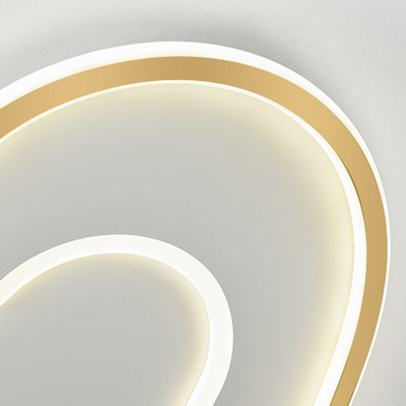 Plafonnier LED minimaliste moderne en aluminium en forme de cœur avec abat-jour en acrylique