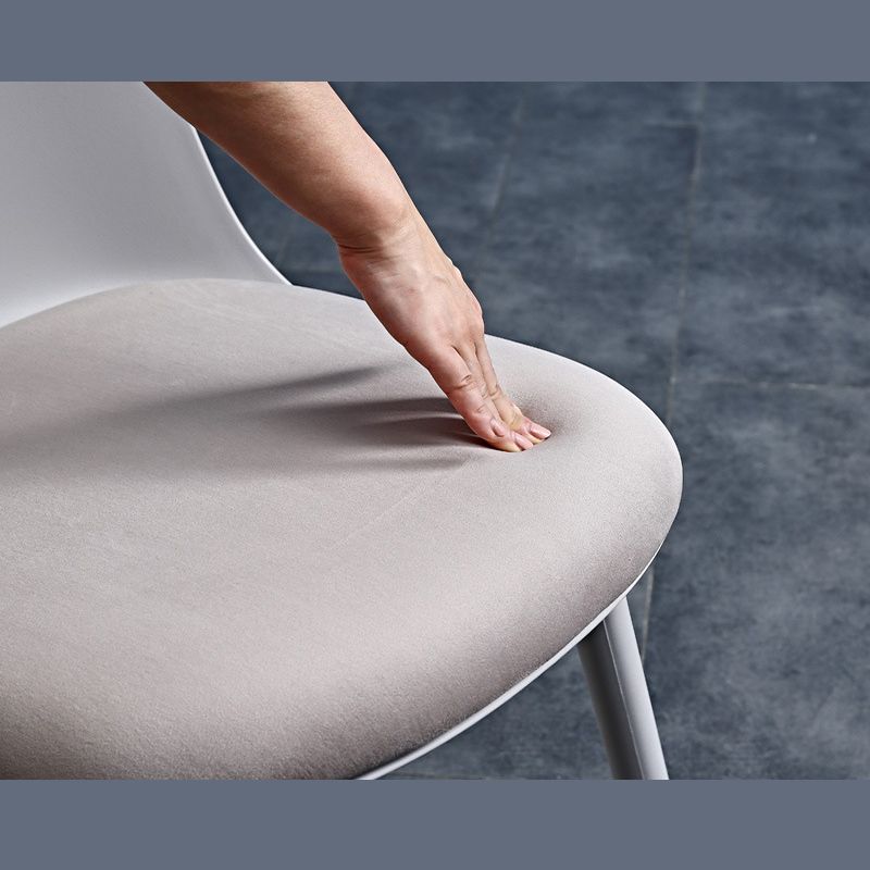 Chaise latéral en métal de style glam