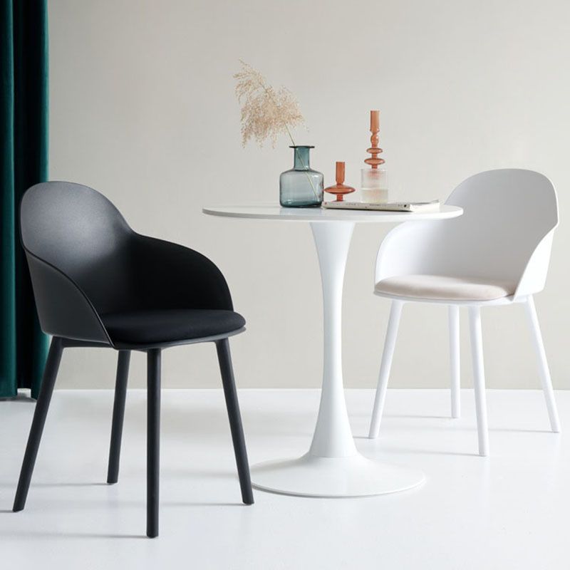 Sillas de comedor contemporáneas con respaldo sólido, sillas laterales con brazos y patas de plástico