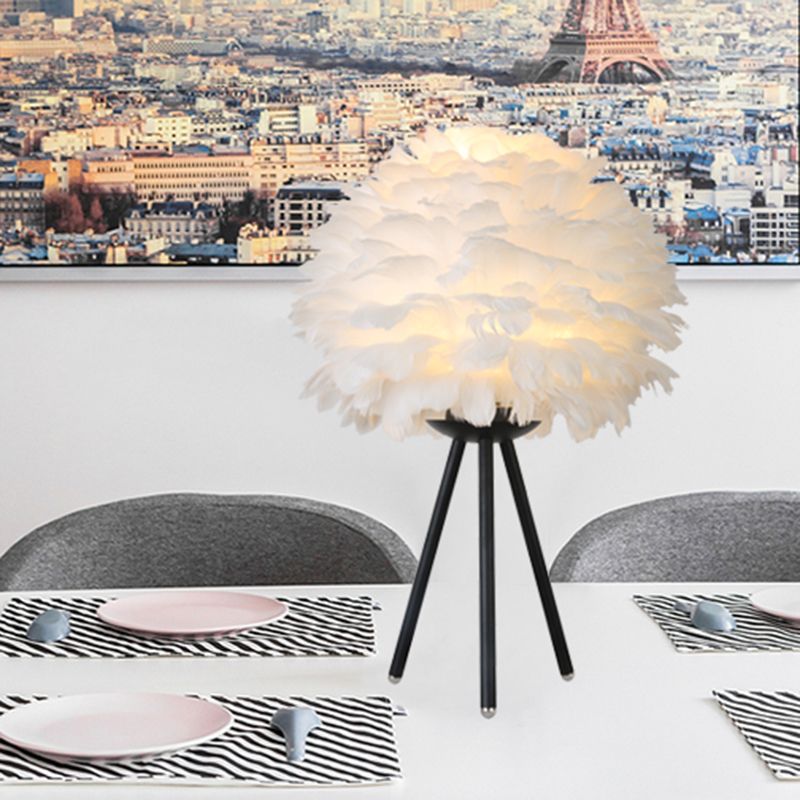 1 tête de salon table claire lampe de bureau blanc moderne avec une teinte en tissu de fleurs