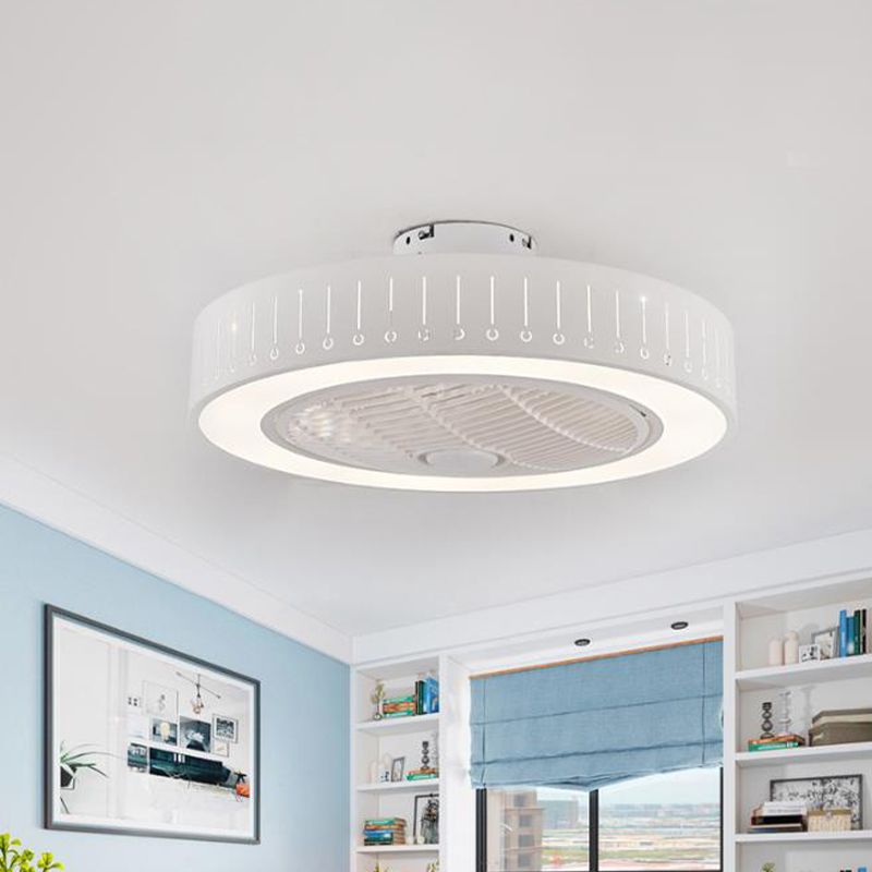 Acryl weiß hängende Lüfterlampe Runde LED 21,5 "Weitminimalismus Halbflush -Deckenleuchte mit 4 Klingen