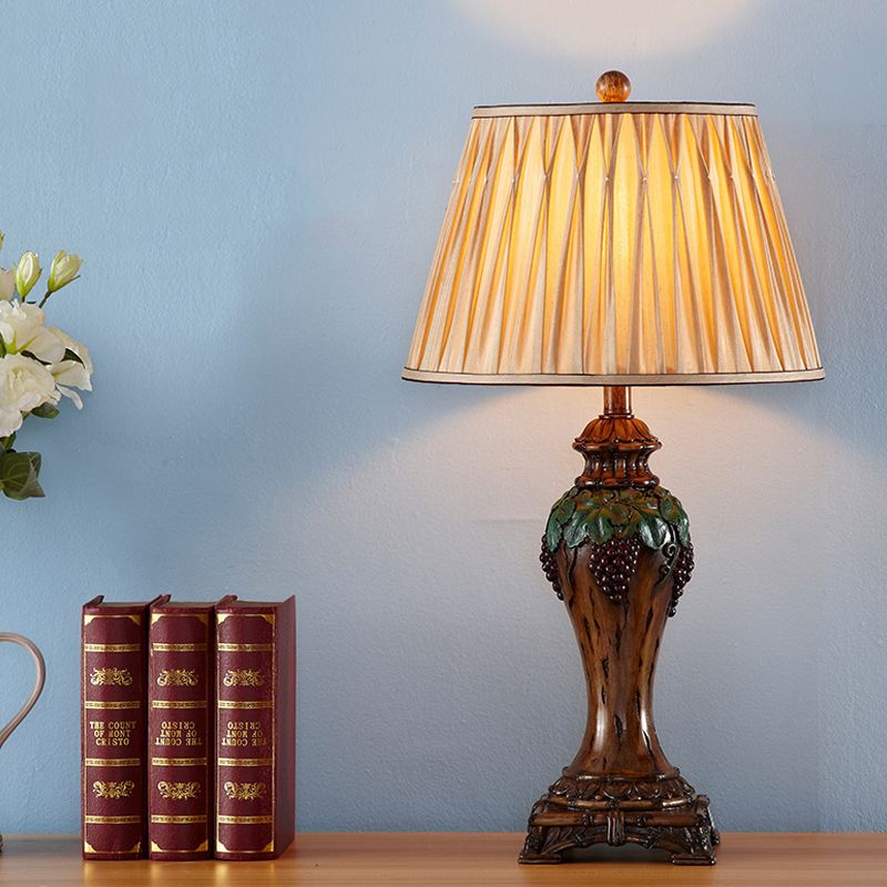 Lampada da tavolo per sala studio con paralume plissettato in tessuto vintage, 1 luce, lampada da lettura beige, larghezza 9"/10"