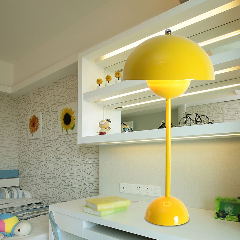 Lampes de table de nuit en métal dôme de style moderne 1 lampe de table légère