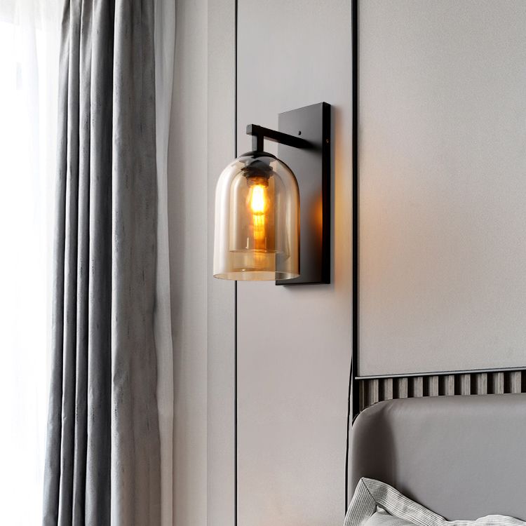 Lámpara de pared negra de vidrio en moderno estilo conciso de hierro forjado Luz de pared para el dormitorio