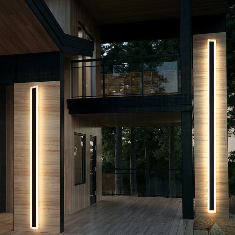 1 Light Linear Wall Sconce Contemporary Metal Wall Mounted Lighting in Black