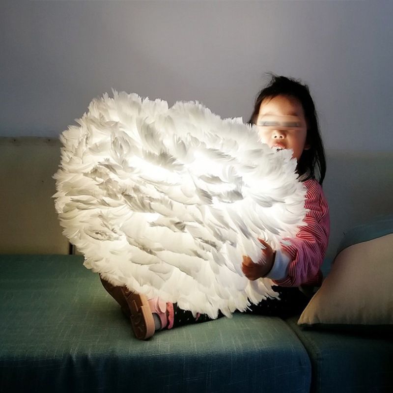 Art Deco White Feather Pendant Lighting Modern Nordic Creative Globe Hanging Ceiling Light for Bedroom