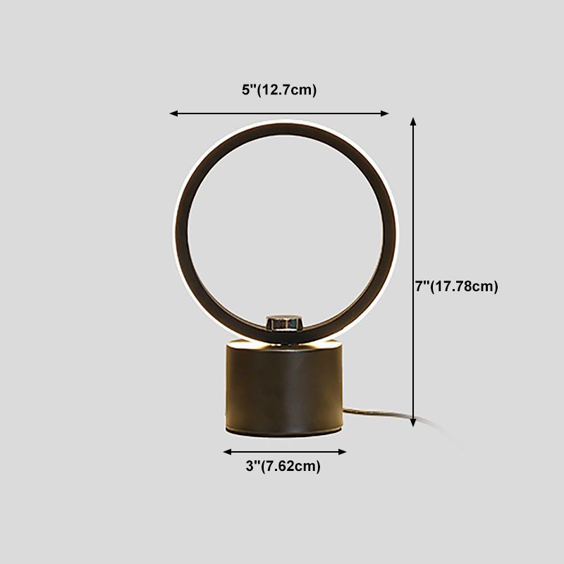 Style moderne linéaire table d'éclairage de table en métal lampe pour chambre à coucher