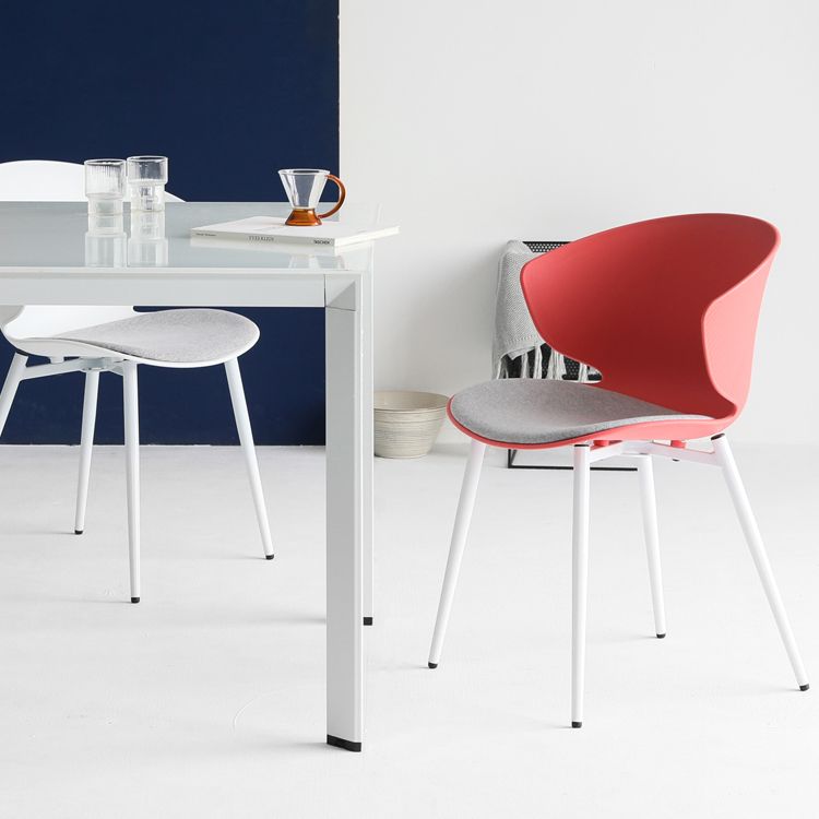 Silla de comedor estilo moderno Sillas laterales sin brazos con patas de metal