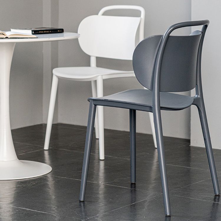 Chaise de salle à manger en plastique moderne, chaise sans bras latérale à dossier ouvert pour la cuisine