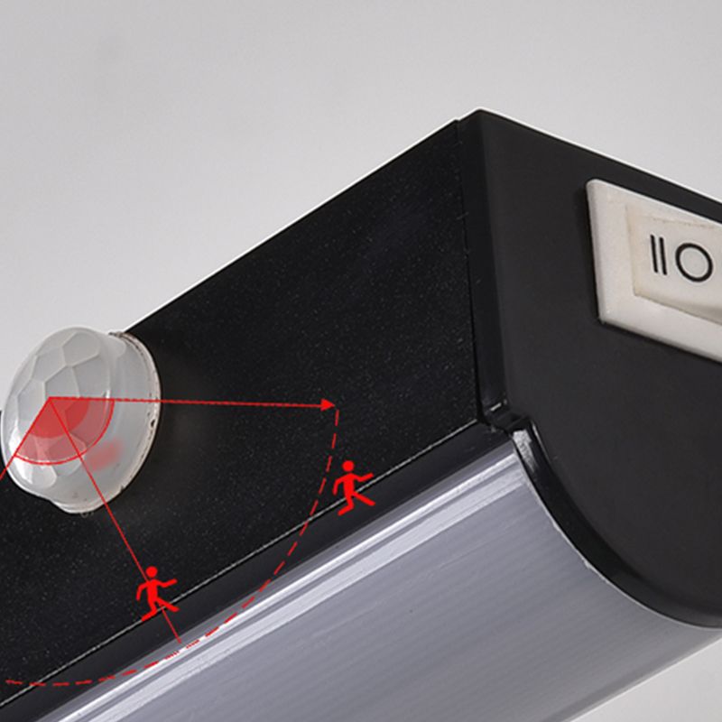 Metal Linear Shade Wall Sconce Modern Style Modern 1 Apparecchio di illuminazione da parete a specchio leggero in nero