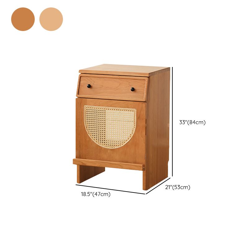 Contemporary Solid Wood Display Cabinet in Nature for Dining Room