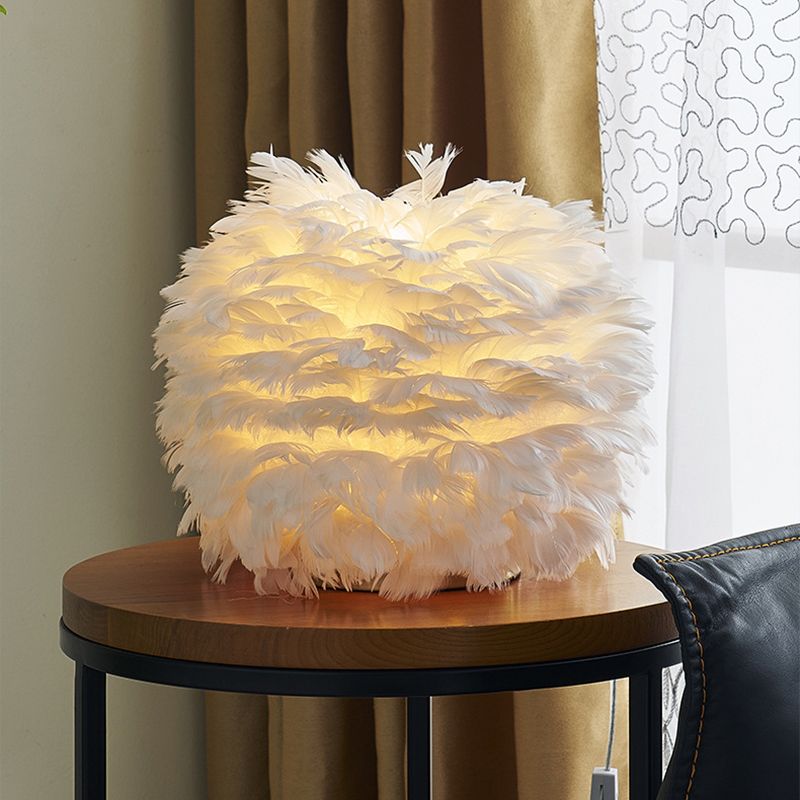 Lámpara de noche esférica gris/blanca/rosa Nordic Single Feather Table Light para sala de estar