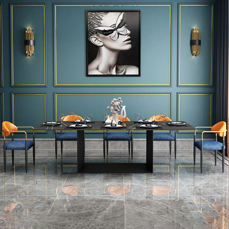 Silla de comedor tapizada contemporánea con respaldo abierto y acabado mate