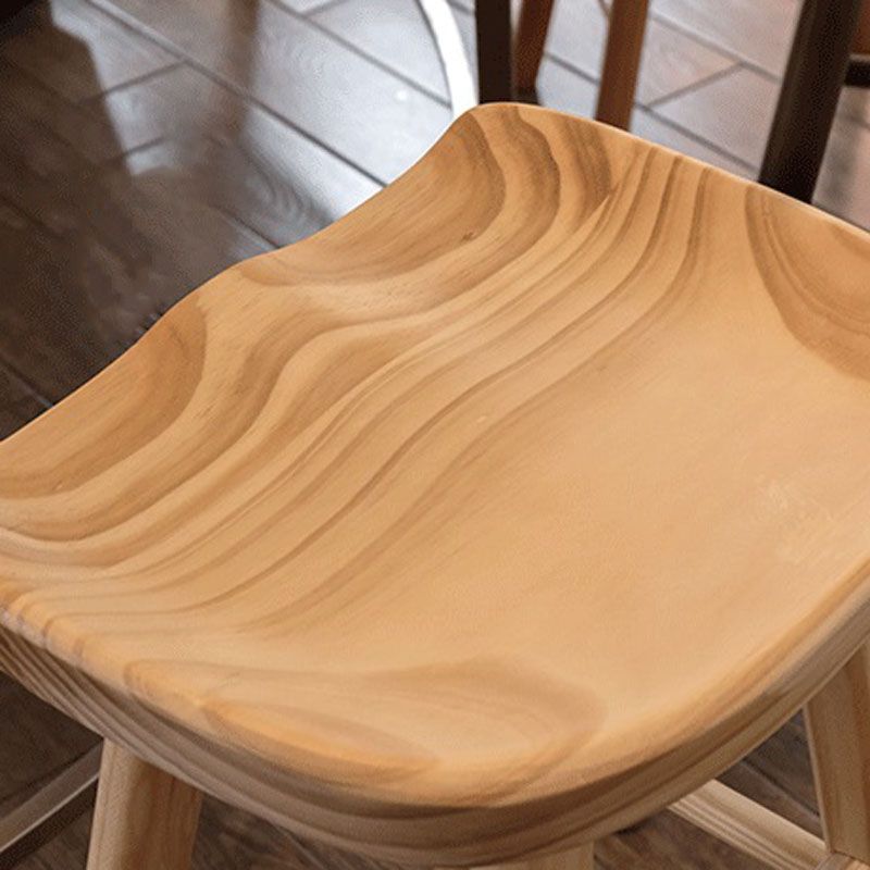 Barhocker im Industriestil, Holzbeine, Sattelsitz, Barhocker für Restaurantbar