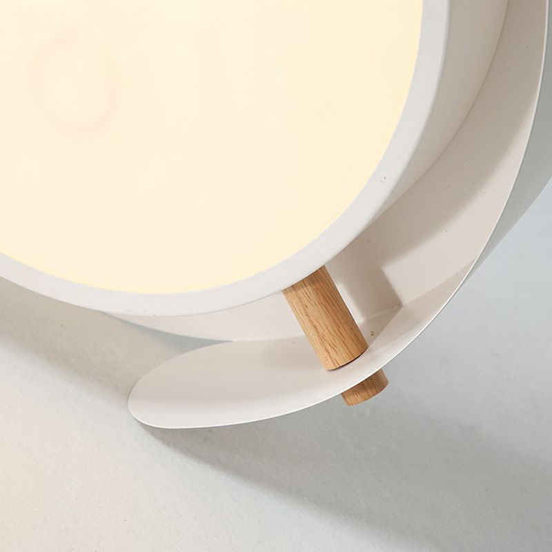 LED Round Flush Mount Lighting Fixture Minimalist Metal Bedroom Ceiling Mounted Light