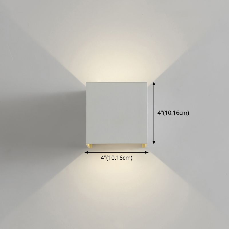 Quadratische Metallwandlampen 1-Licht-LED Moderne Außenwandhalterlampe für Garten