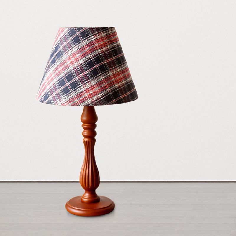 Rood/blauw/groen 1 lichte taakverlichting klassieke stof vat vorm nachttafellamp voor slaapkamer met houten basis