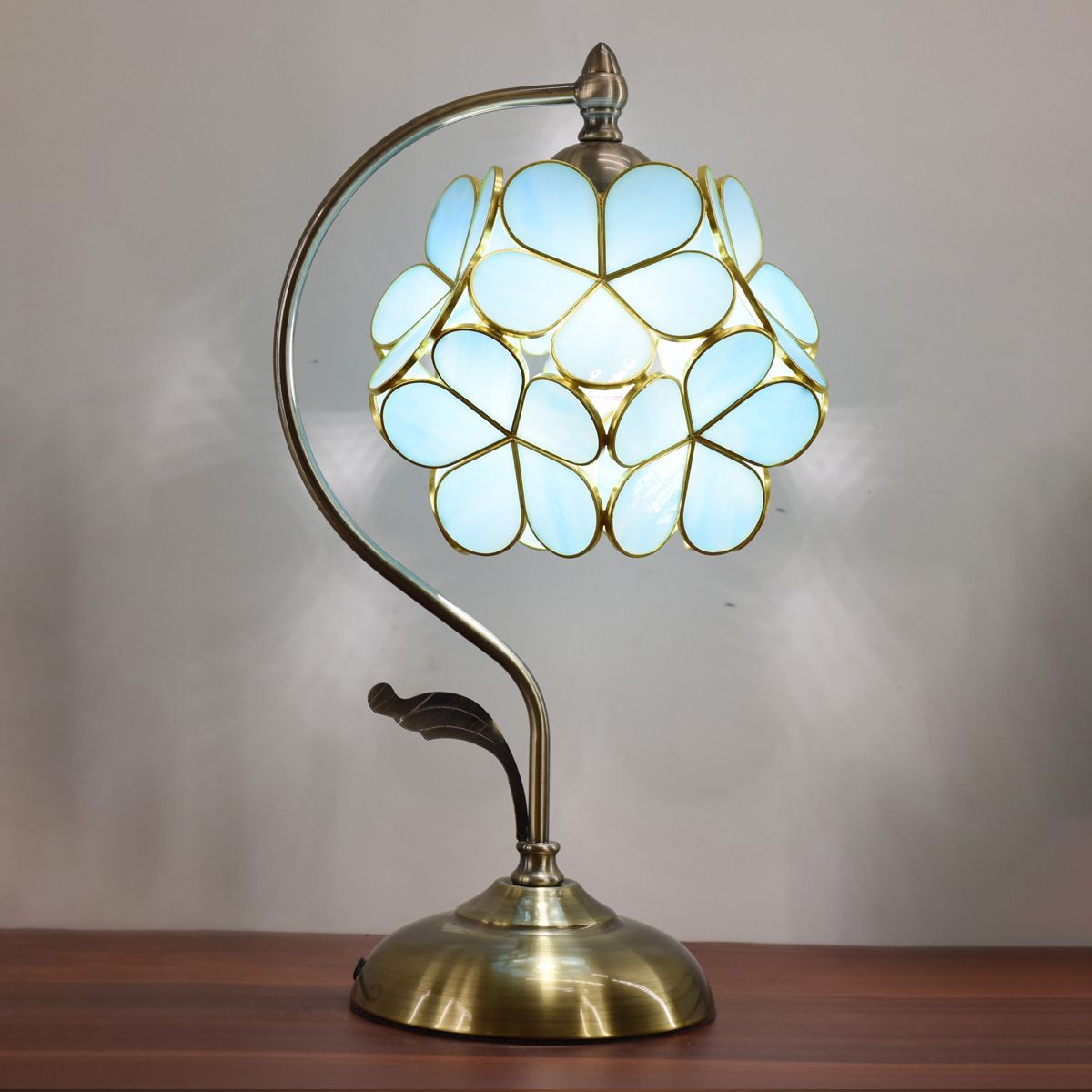 Lampe de table de nuit à fleur de fleur en cluster Tiffany Style Glass Nightstand lampe pour chambre à coucher