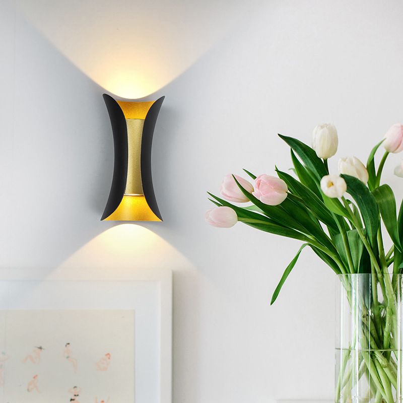 Postmodern Metal Wall Light 2 Lights Wall Sconce Light for Living Room