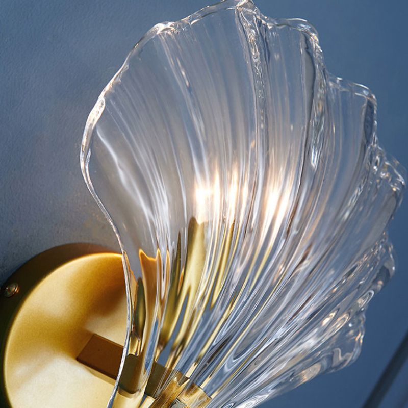 Shell Shape Wall Lamp Modern Style Glass 1 Light Wall Light in Clear