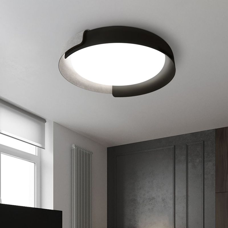 Lacquered Metal LED Ceiling Light in Modern Simplicity Acrylic Circular Flush Mount for Bedroom