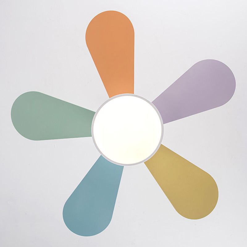 Kids Creative LED Fan Pendant Light Iron Fan Chandelier with Colorful Wooden Lamina
