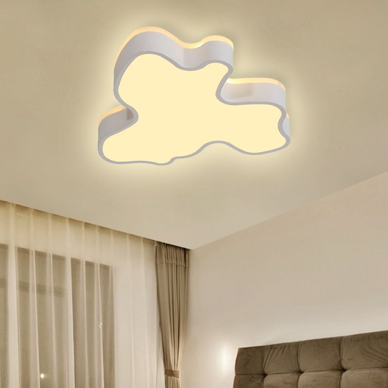 16"/19.5"/23.5" W Abstract Flush Light with Black/White Metal Shade and Acrylic Diffuser Led Contemporary Flush Mount in Warm/White