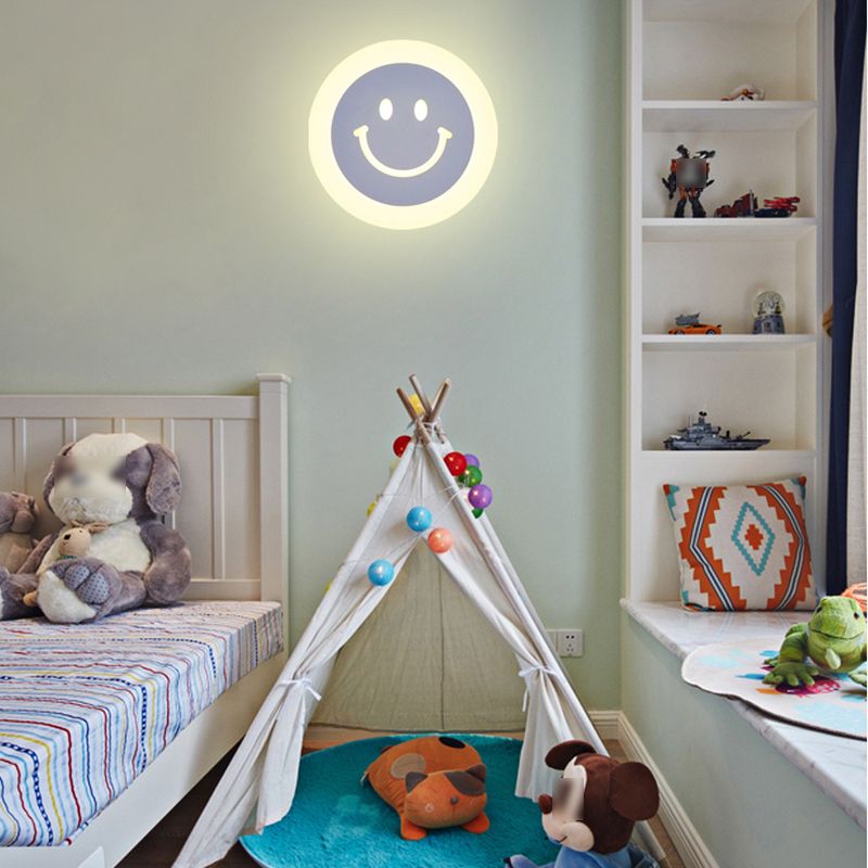 1-Light Geometric Wall Mount Light Modern Style Metal Wall Lighting Ideas in White