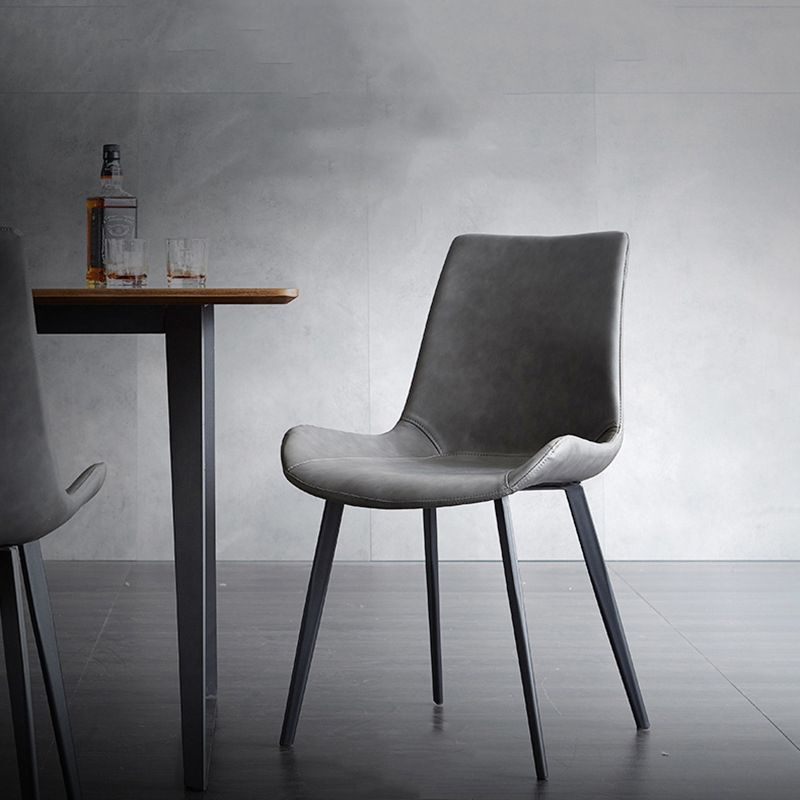 Chaise de cuir en faux cuir de style moderne 20 '' Chaise de restauration Parsons large pour un usage domestique
