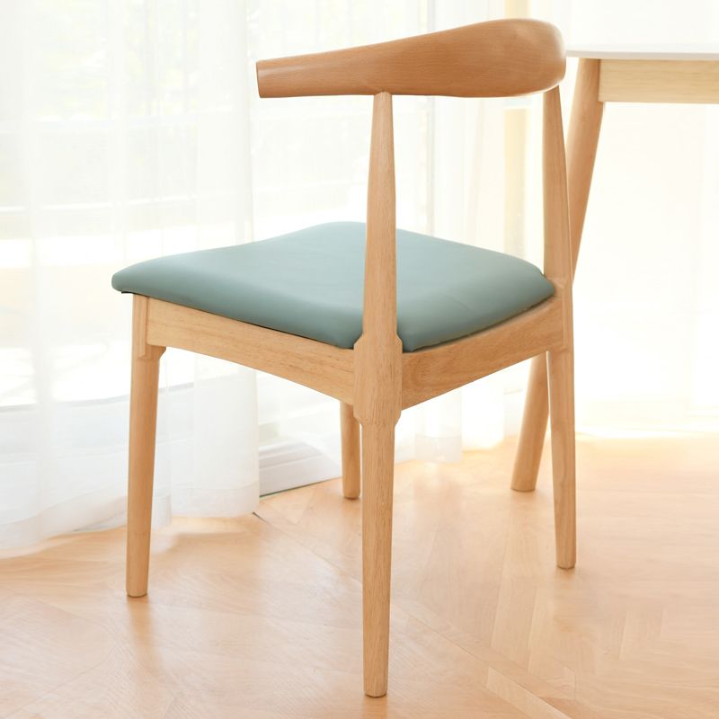 Sedia da pranzo a base multicolore in legno di gomma scandinava con 4 gambe