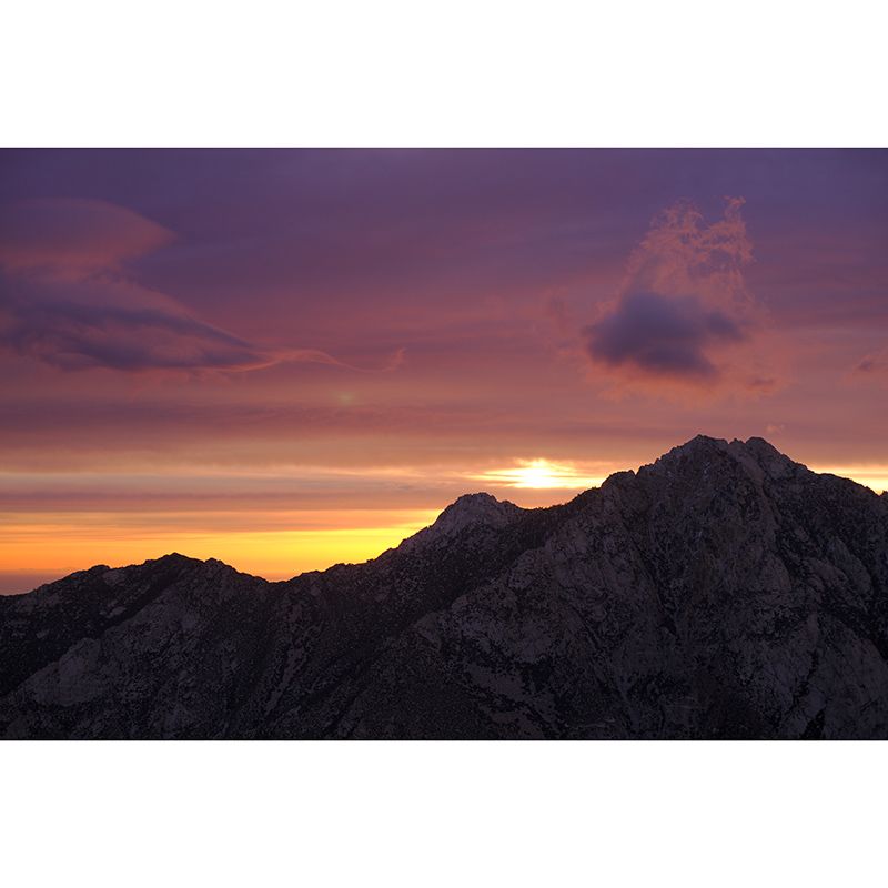 Beautiful Mountain Mural Wallpaper Waterproofing Wall Covering for Guest Room