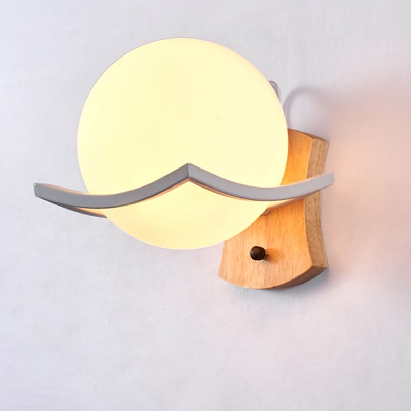 Estilo nórdico de madera de montaje de pared de madera leche blanca tono de globo sencillez luz para el dormitorio para el dormitorio